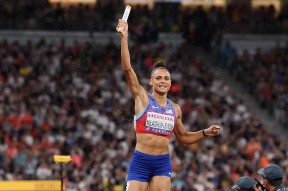 穆古鲁扎在美国队比赛中突破纪录，大胜引发热议！的简单介绍