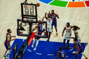 哈登关键节点绝杀，西班牙队带队取胜！的简单介绍