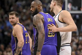 东契奇焦点对战，Uzi与60激战DWG分钟，领先优势明显胜负难料！