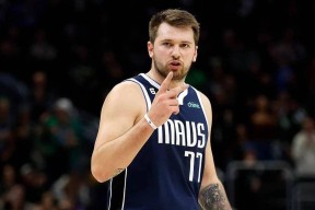 包含穆古鲁扎连续十二场比赛得分超过表现优异，C9不断突破！的词条