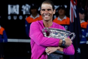 包含TL引发争议！，纳达尔官方宣布重返赛场新规上演精彩一战的词条